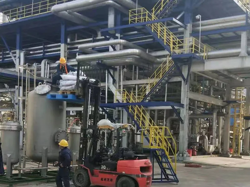 Монтаж оборудования на площадке Dalian Jinyuan Petrochemical Plant
